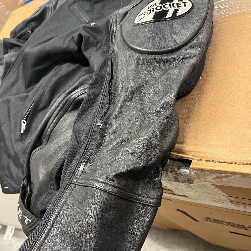 Motorcycle jacket - Picture 3 of 5